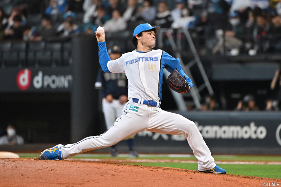 8回、四番手の福谷投手