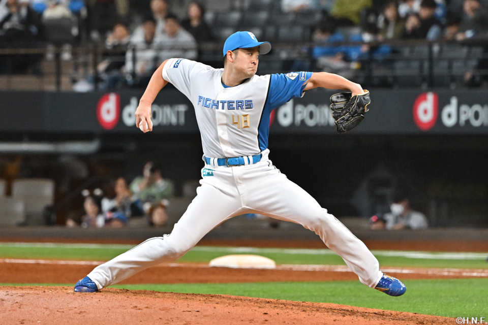 9回、五番手の齋藤投手01