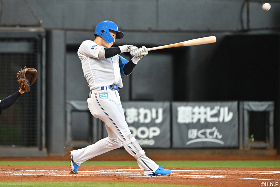 1回裏、先制の本塁打を放つ矢澤選手01