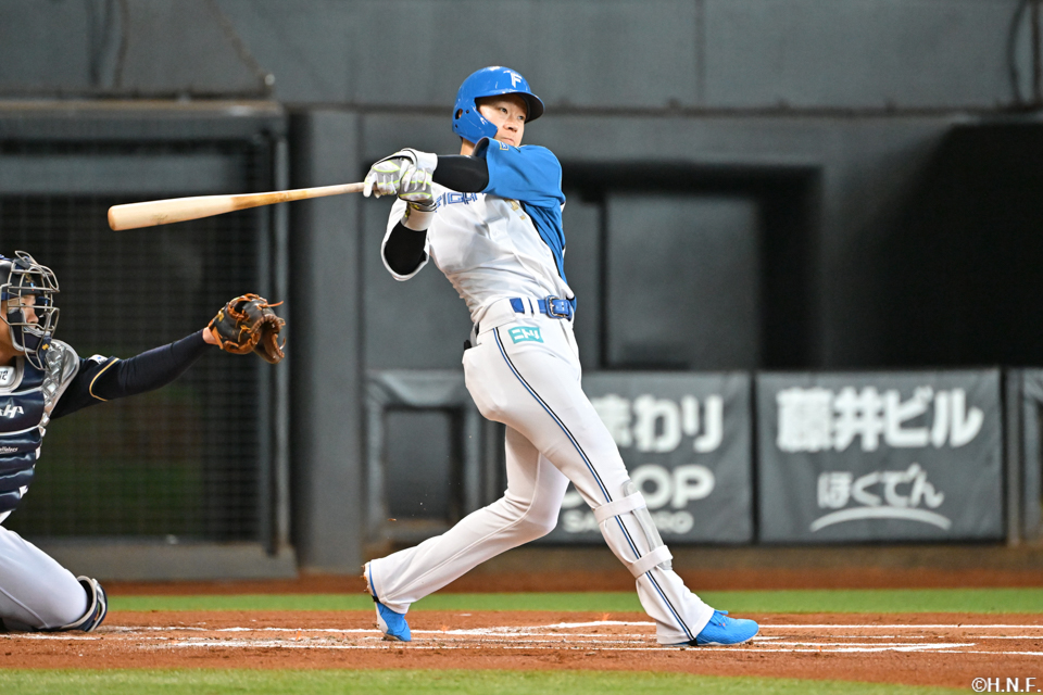 1回裏、先制の本塁打を放つ矢澤選手02