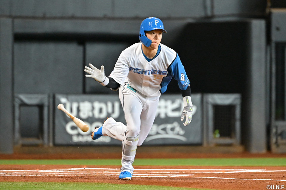 1回裏、先制の本塁打を放つ矢澤選手03