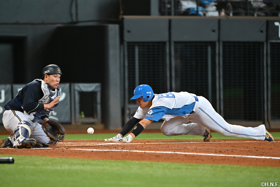 2回裏、生還する吉田選手01