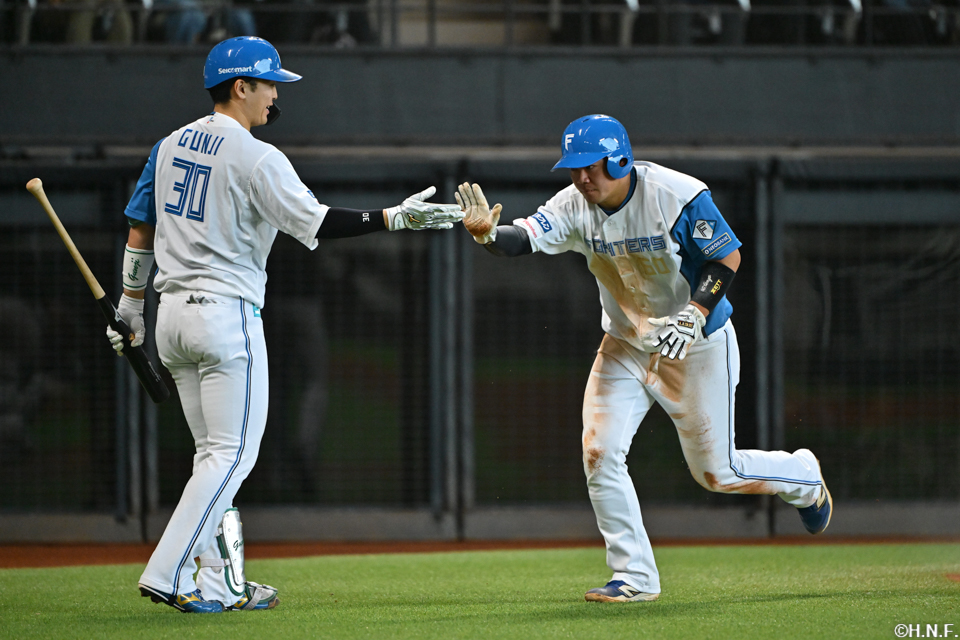 2回裏、生還する吉田選手02