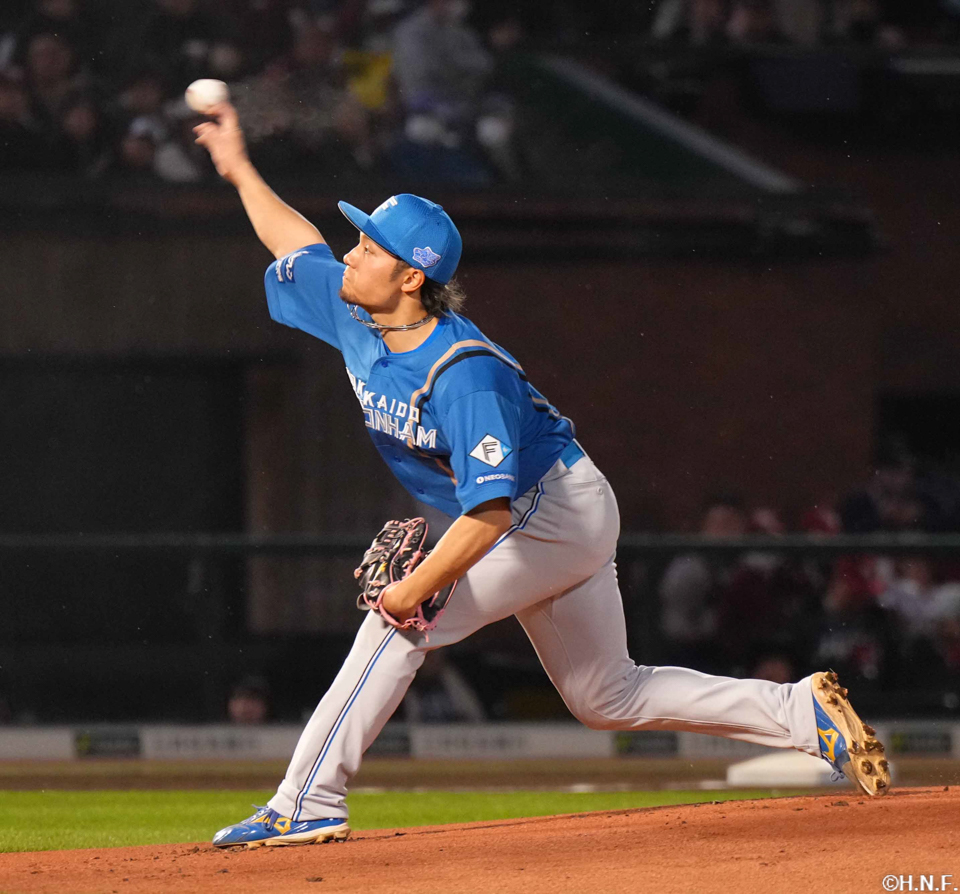 先発の伊藤投手01