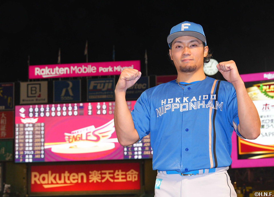 完投勝利の伊藤投手