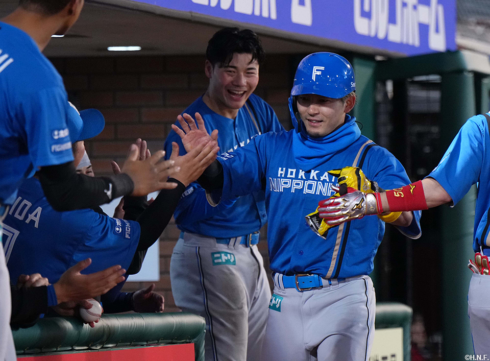 8回表、生還した水野選手