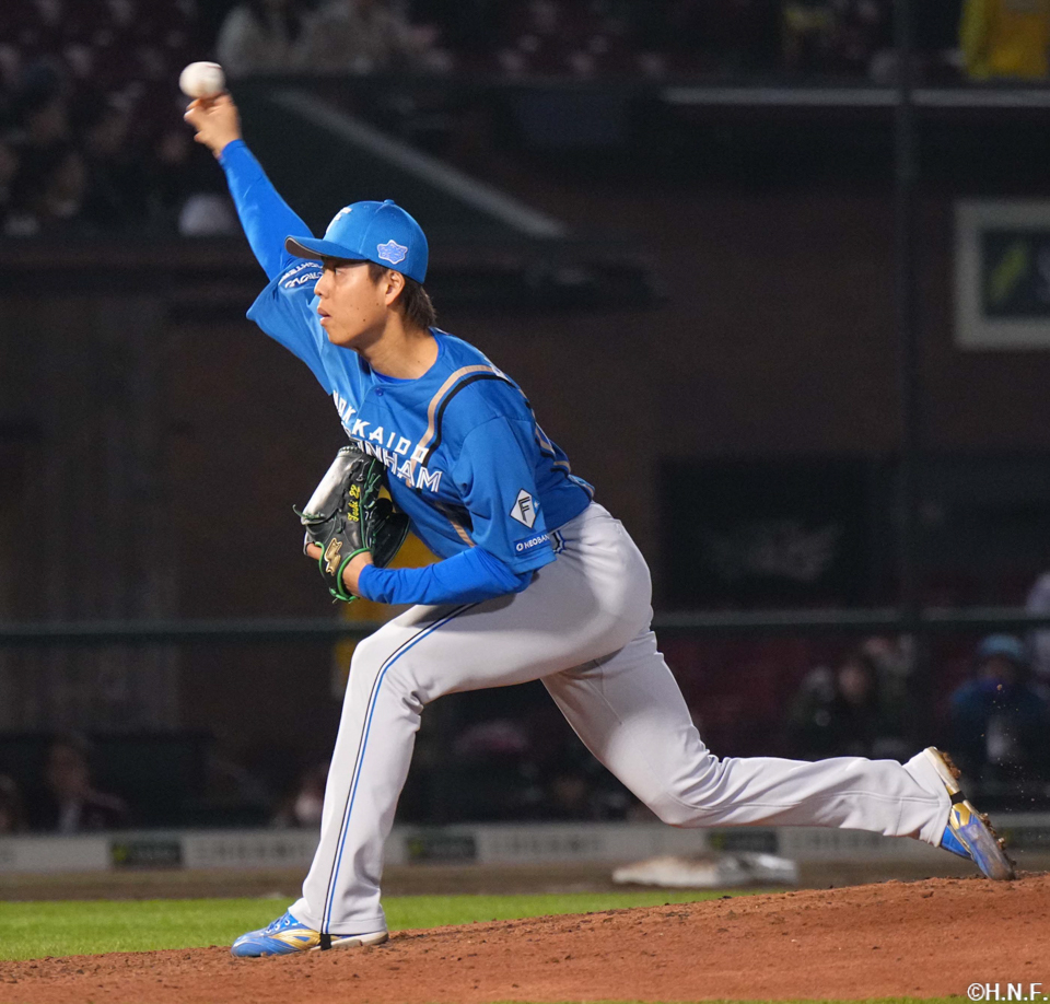 9回、四番手の杉浦投手