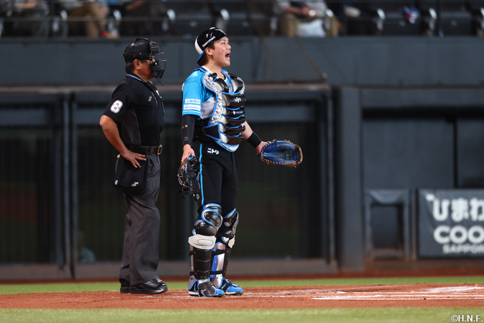 スタメンマスクの伏見選手