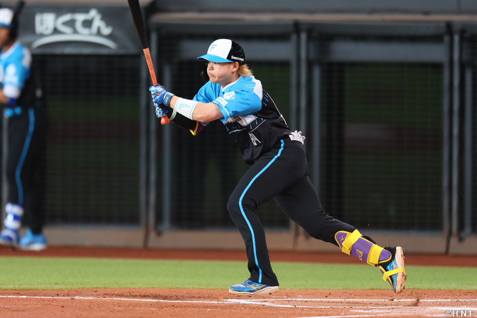 2回裏、内野安打を放つ田宮選手