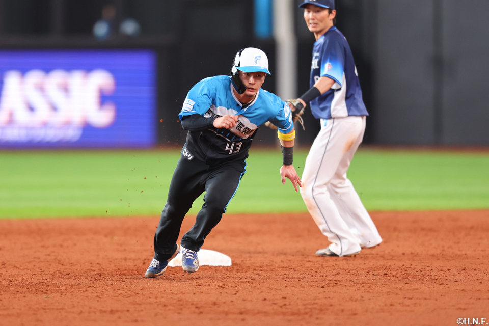 3回裏、三塁へ進塁する水野選手