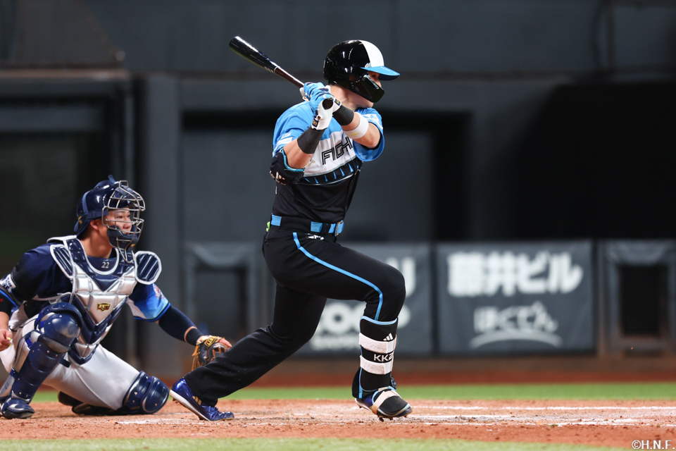 内野ゴロの間に得点をあげる清宮選手