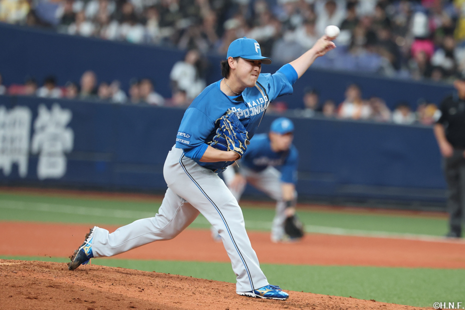 7回、三番手の河野投手