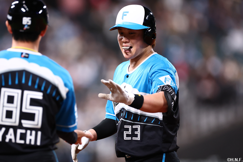 7回裏、レフトへヒットを放った伏見選手