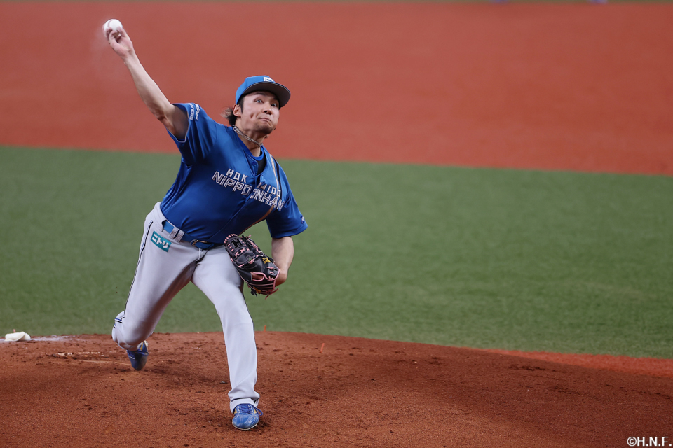 先発の伊藤投手01