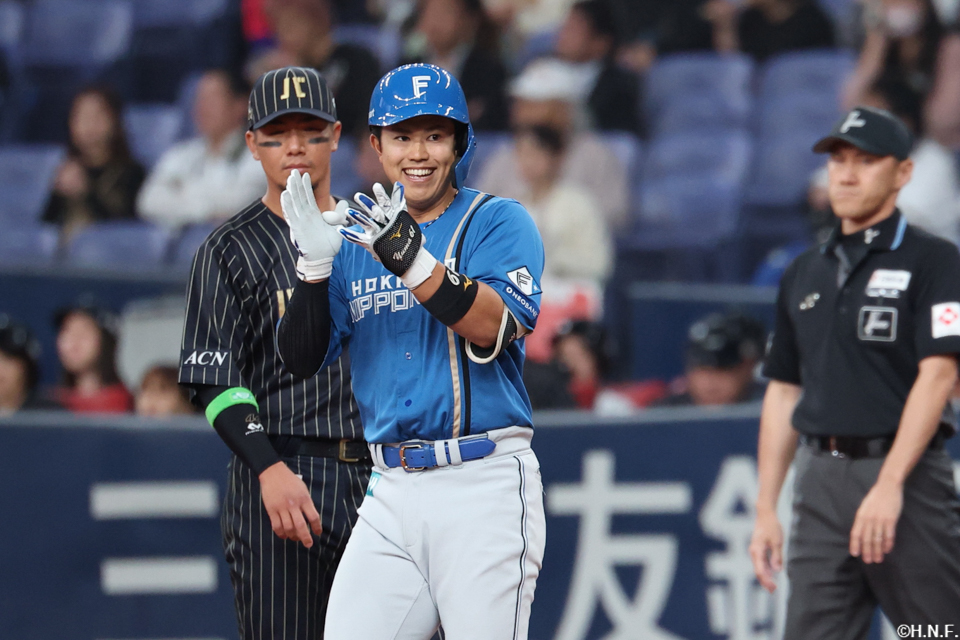 1回表、レフトへヒットを放った今川選手