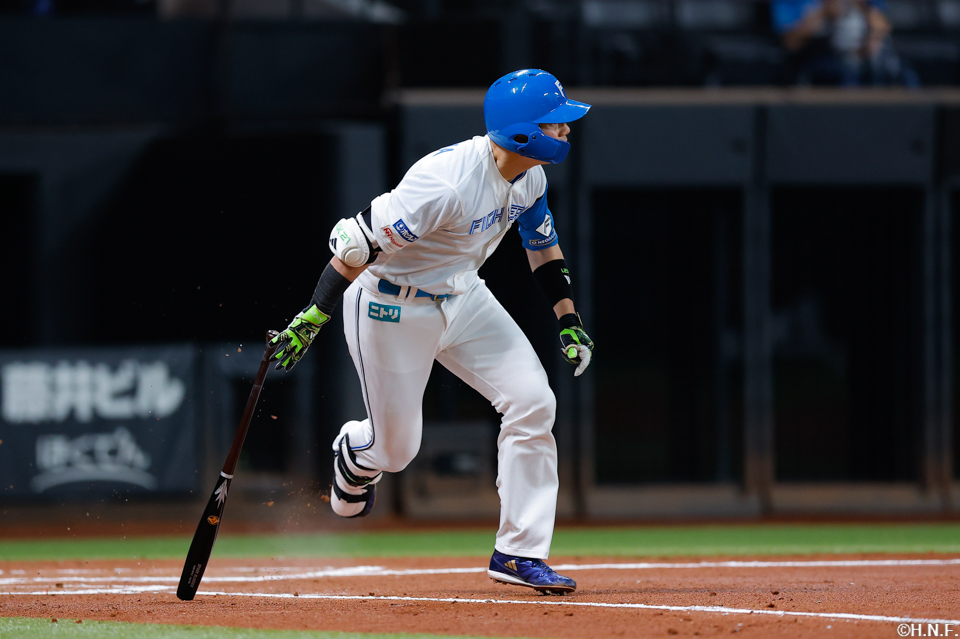 2回裏、内野安打を放つ清宮選手