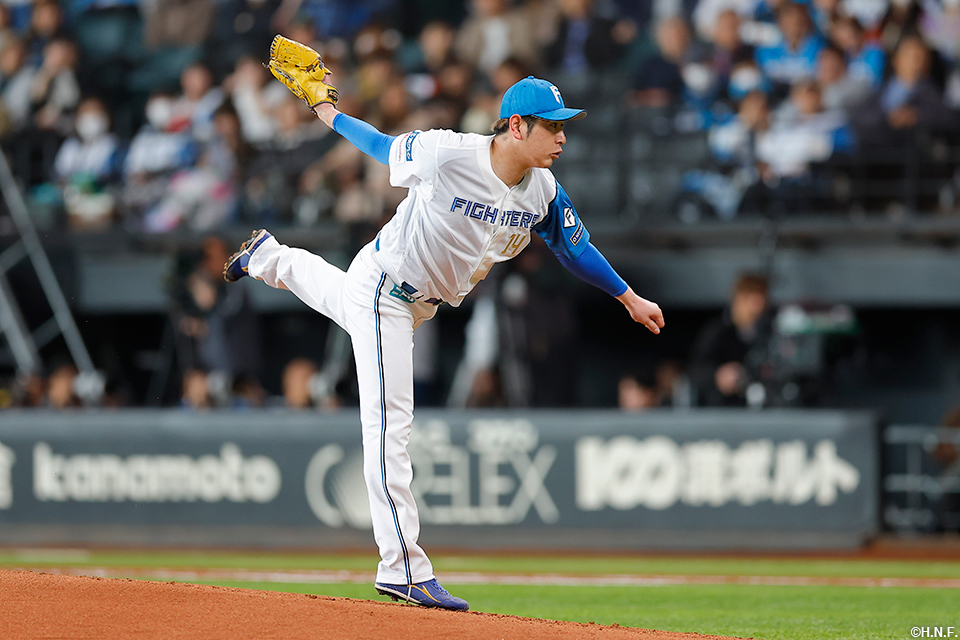 先発の加藤貴投手01