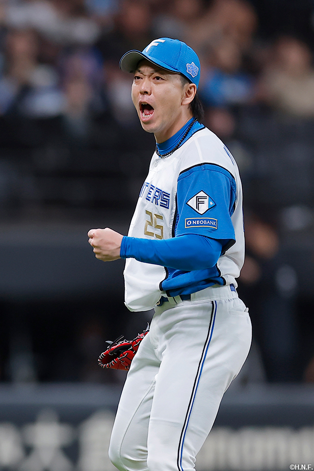 6回表を抑えた宮西投手01