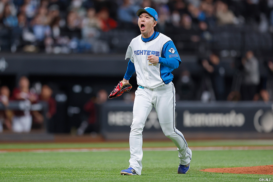 6回表を抑えた宮西投手02