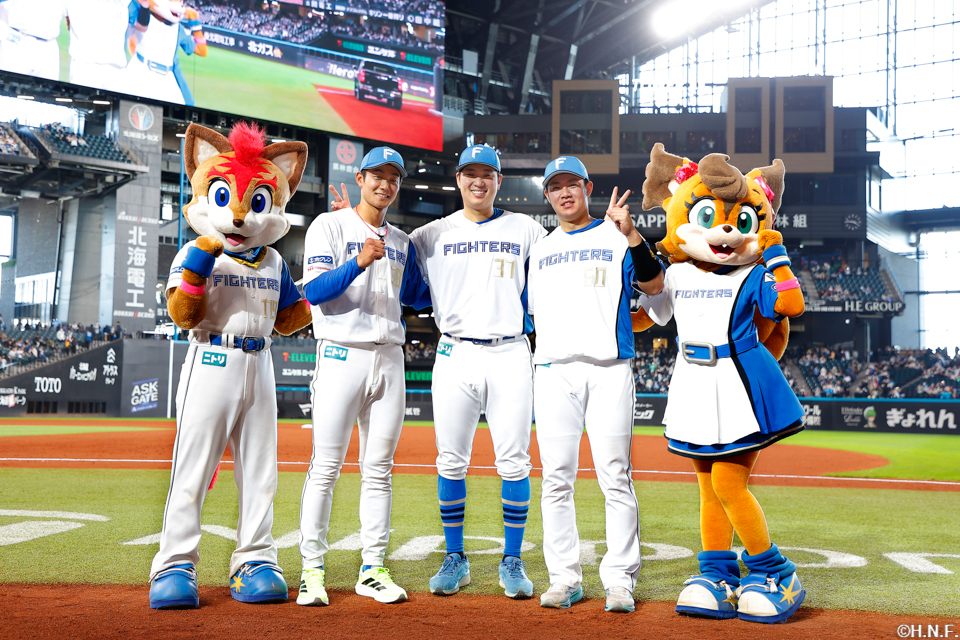 ヒーローの石井選手、古林投手、吉田選手02