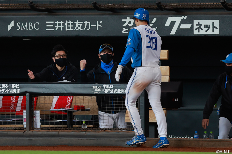 ３回裏、生還した石井選手02