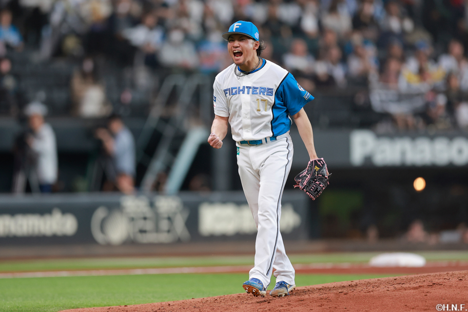 ６回表を抑えた伊藤投手