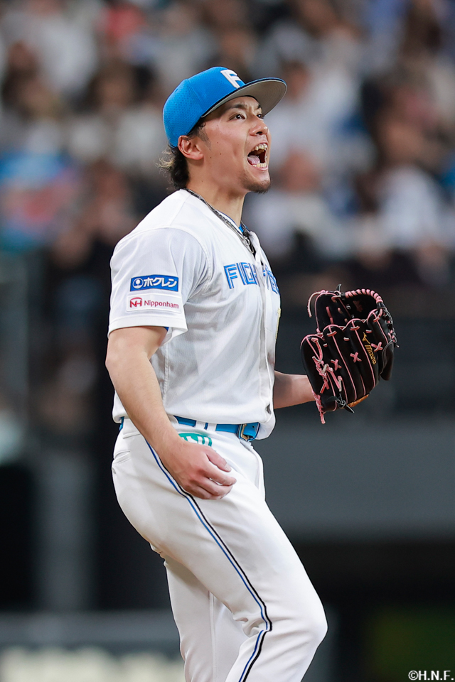 ７回表を抑えた伊藤投手