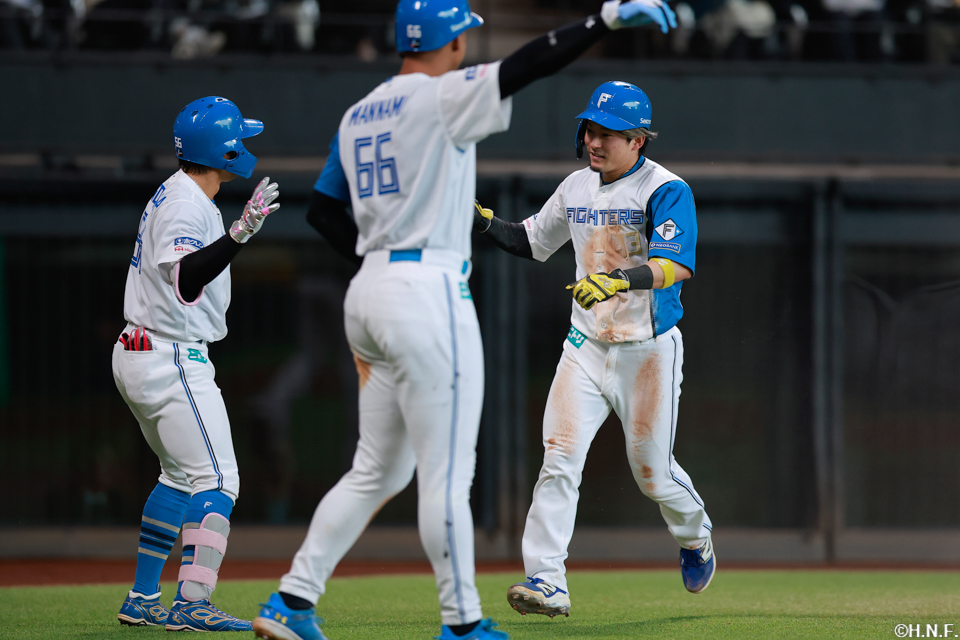 7回裏、生還した水野選手