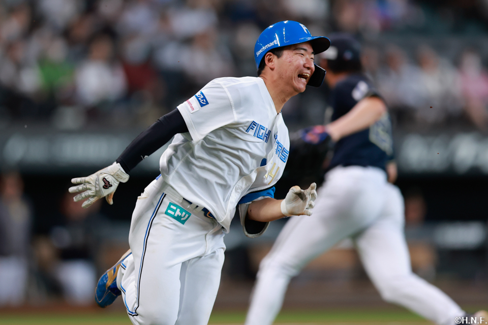 ７回裏、ライトへ適時打を放つ山縣選手03