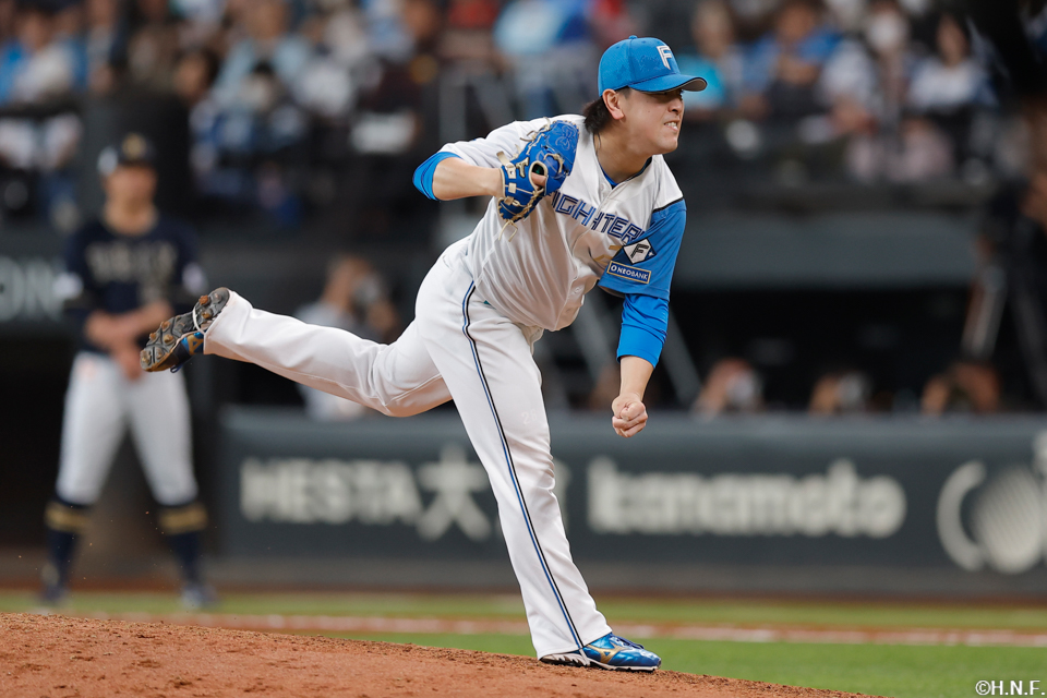 8回、四番手の河野投手