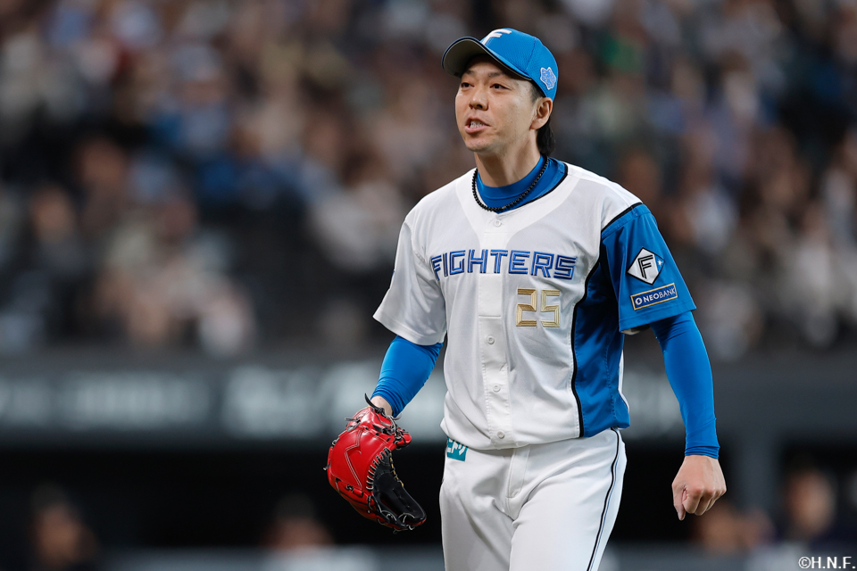 7回表を抑えた宮西投手