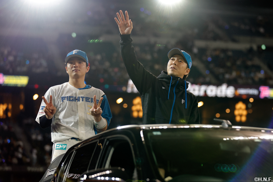 ヒーローの宮西投手と郡司選手03