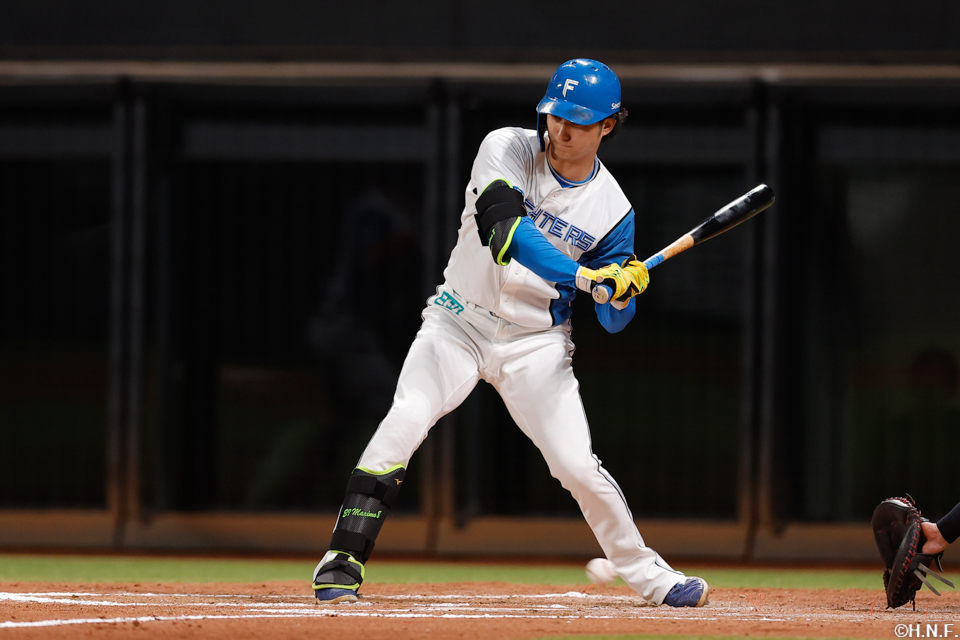 6回裏、押し出し四球を選ぶ淺間選手01