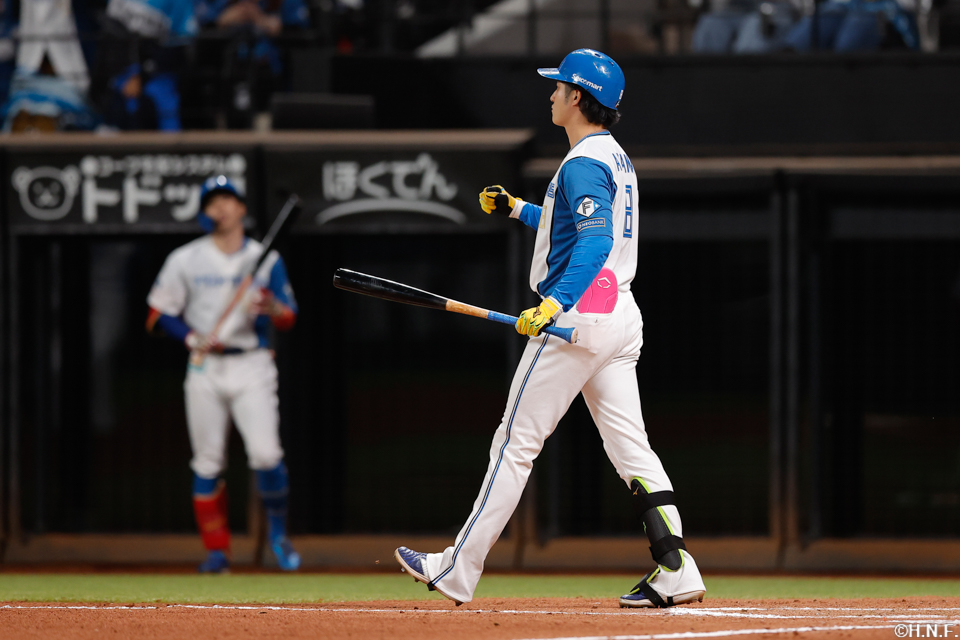 6回裏、押し出し四球を選ぶ淺間選手02