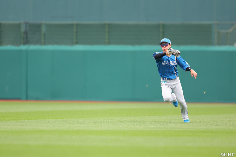 3回裏、攻守をみせる矢澤選手