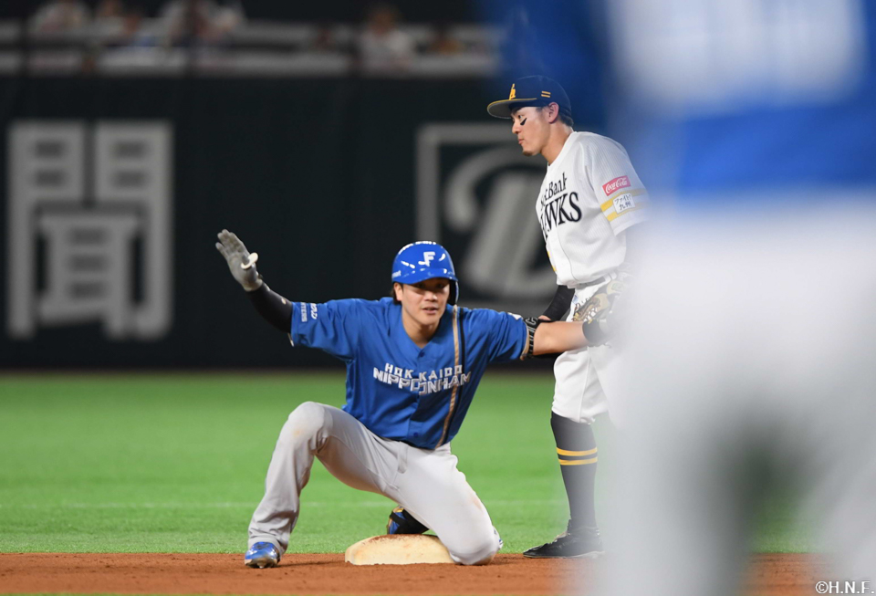 8回表、レフトへ二塁打を放った伏見選手