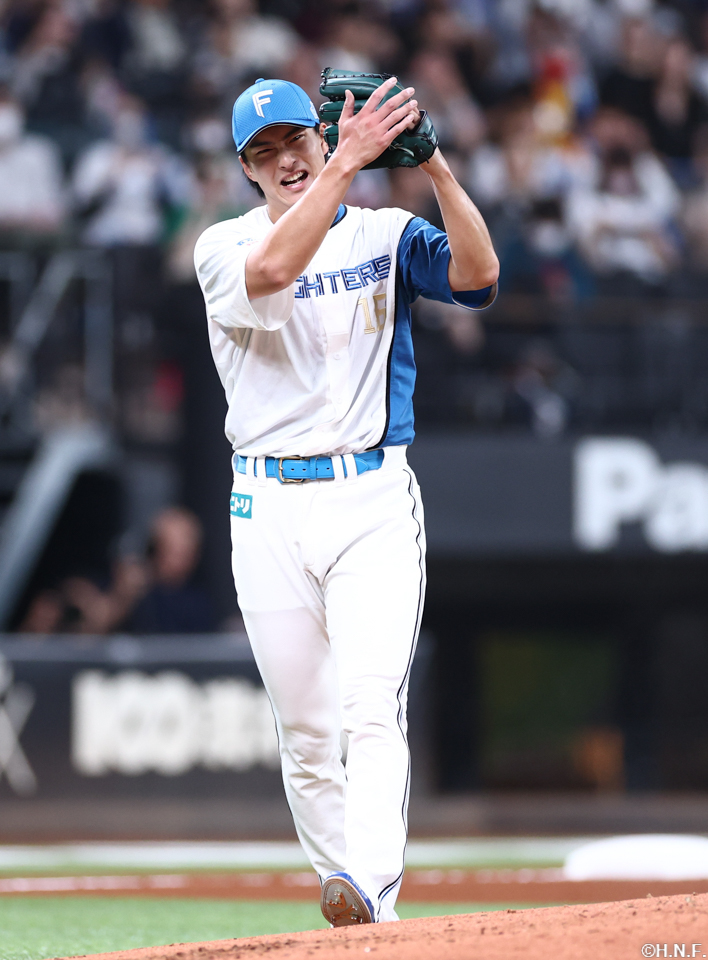 4回表を抑えた達投手