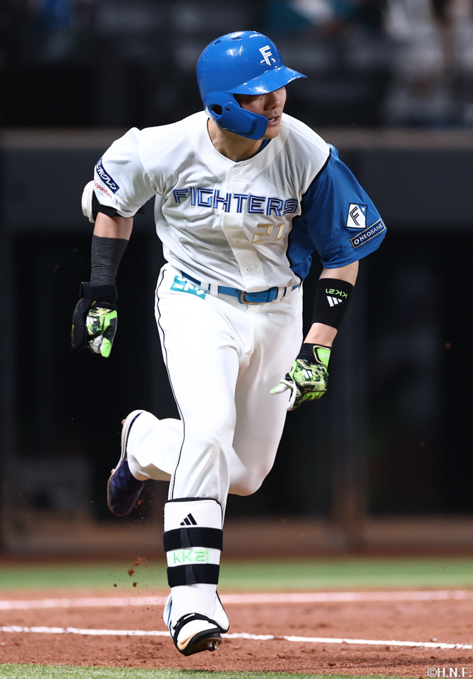 5回裏、先制の適時打を放った清宮選手