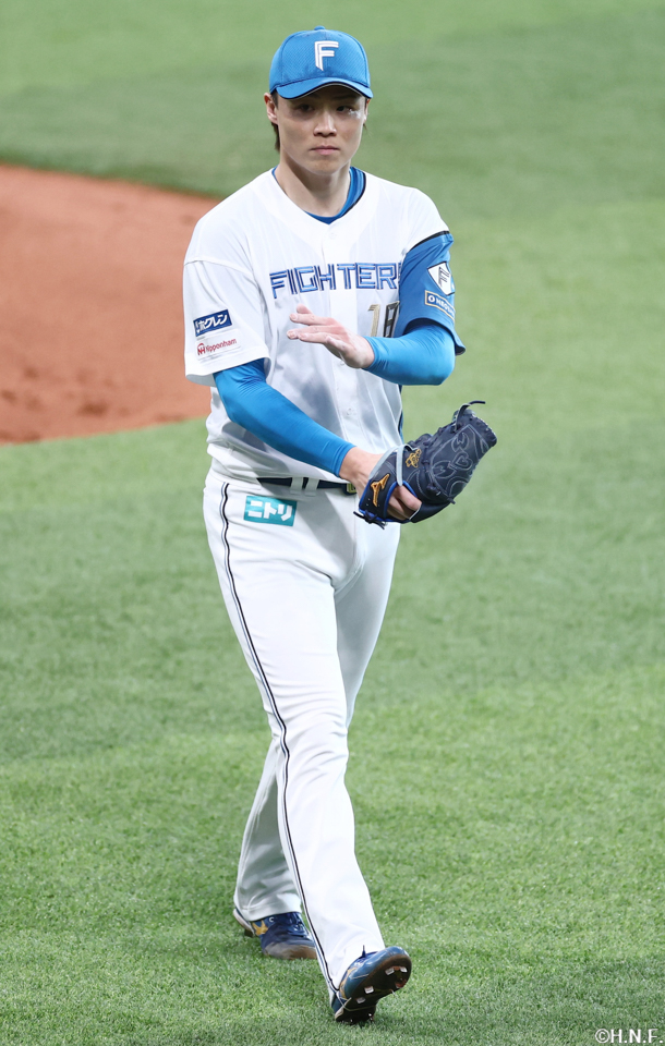 2回表を抑えた山﨑福投手