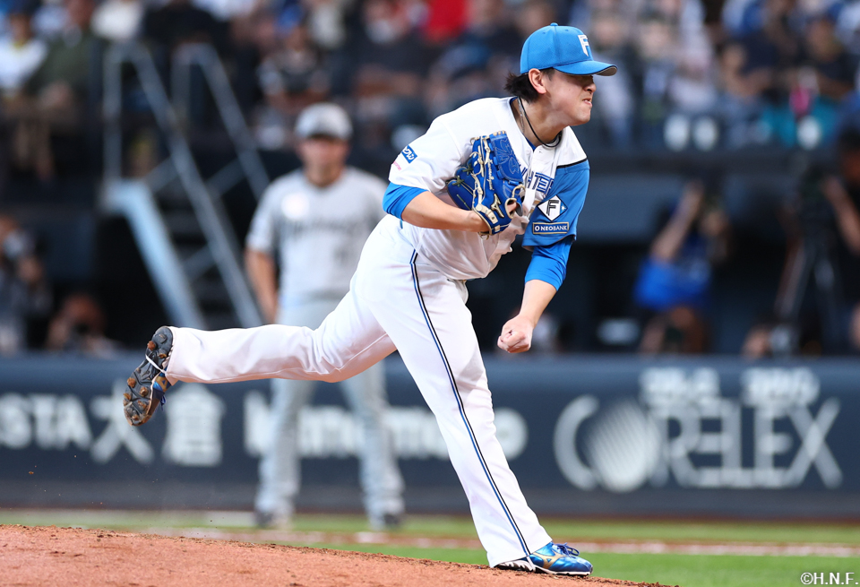 9回、三番手の河野投手