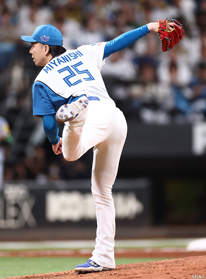 7回、五番手の宮西投手