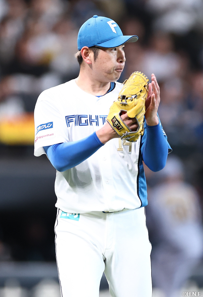 1回表を抑えた加藤貴投手