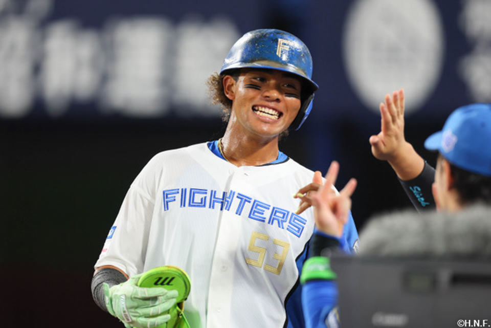 6回表、生還した水谷選手