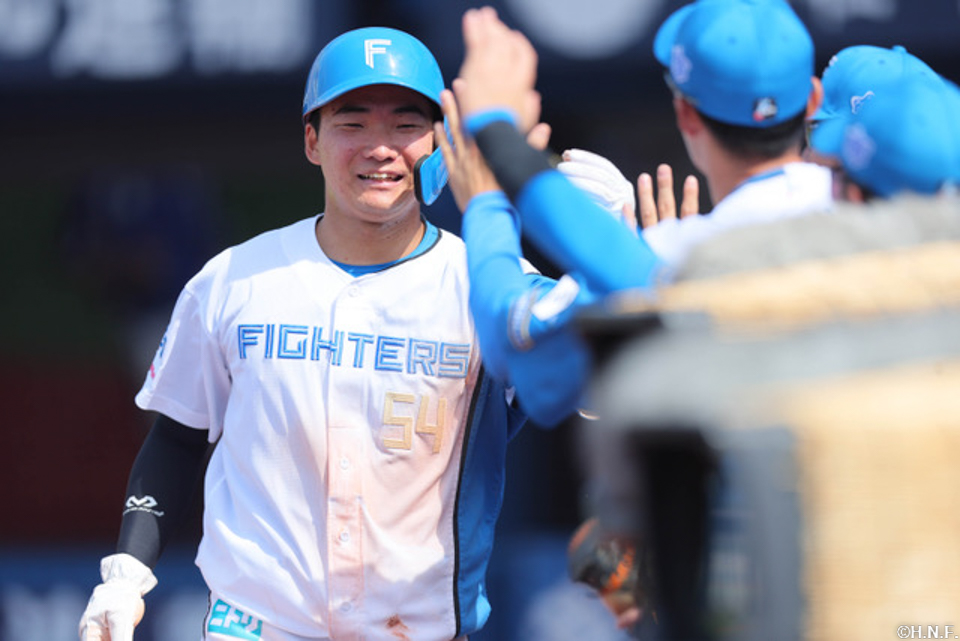 2回表、生還した山縣選手