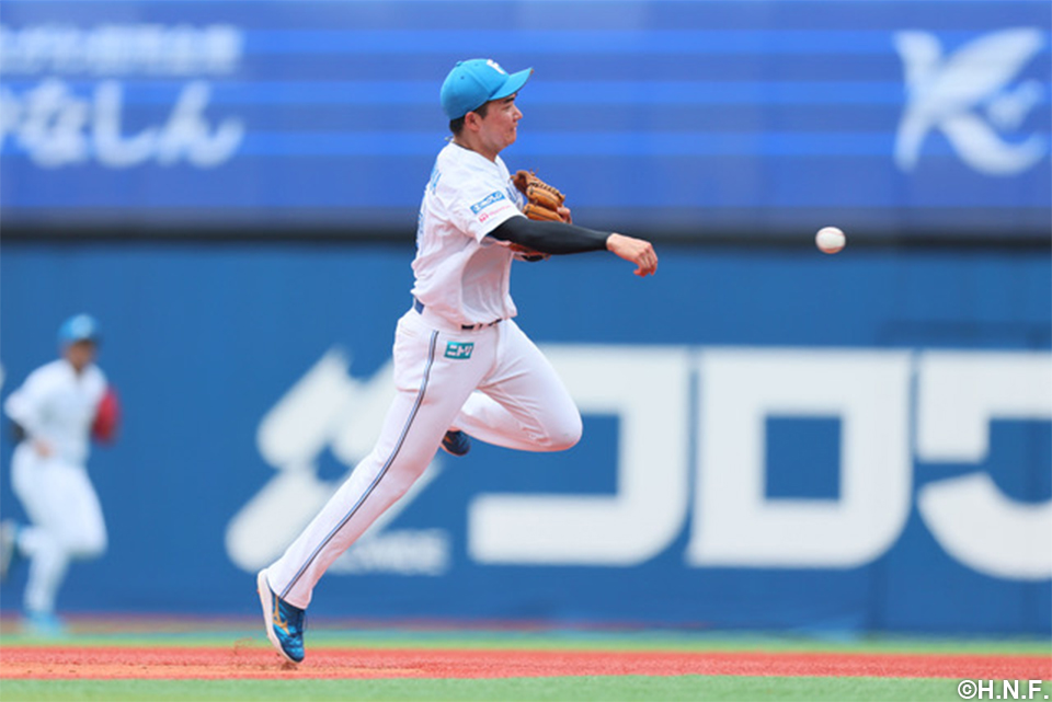 3回裏、遊ゴロを捌く山縣選手