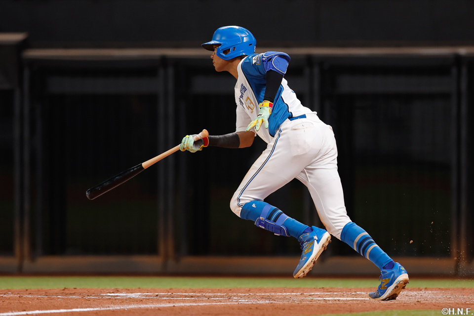 5回裏、ライトへ適時打を放つ水谷選手01