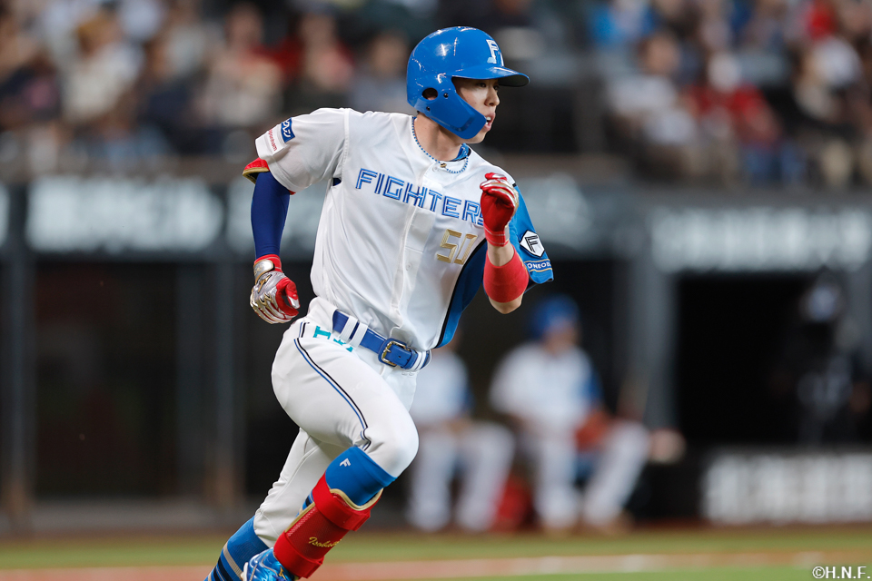 2回裏、レフトへヒットを放った五十幡選手
