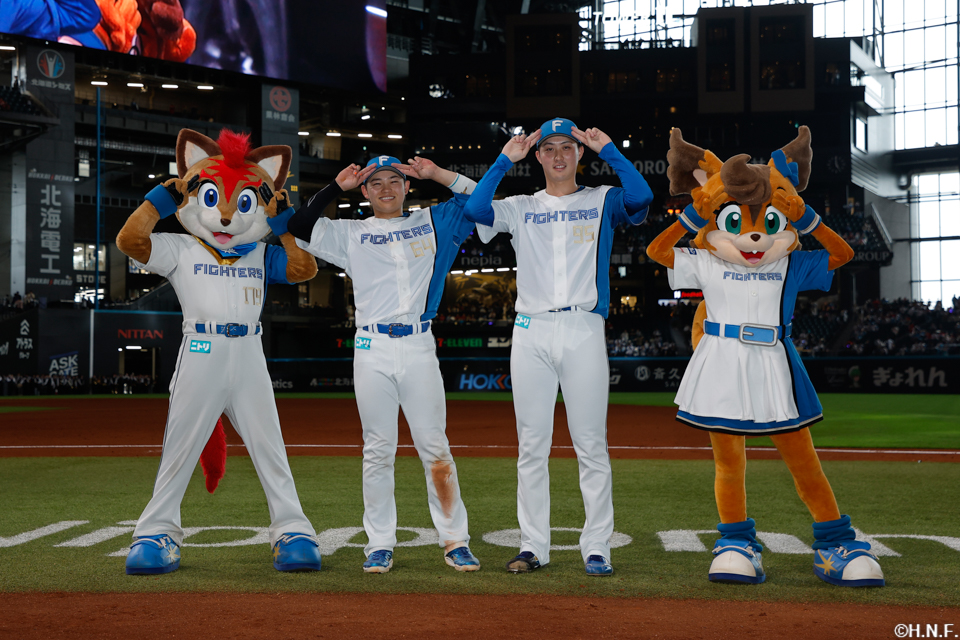 ヒーローの田宮選手と柳川投手