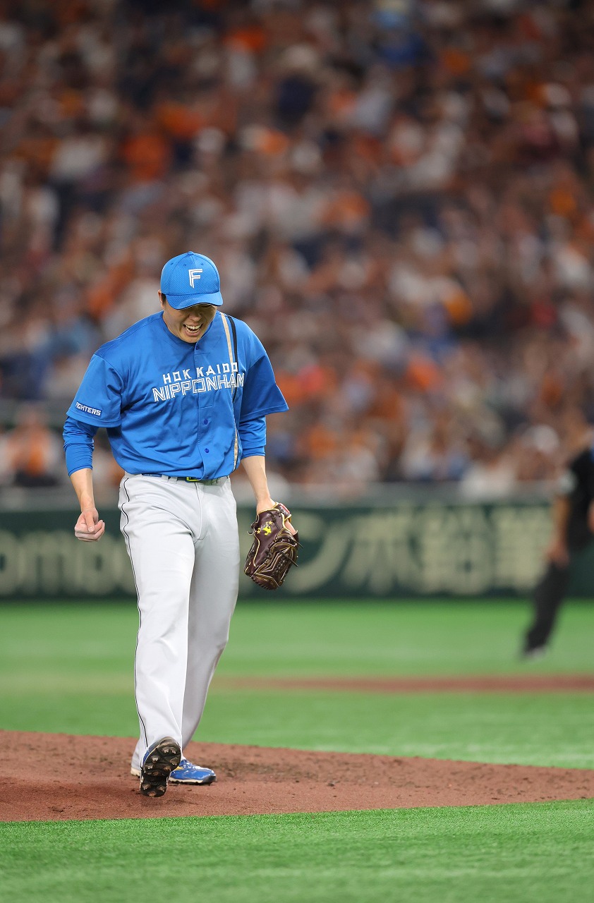 8回裏を抑えた田中正義投手