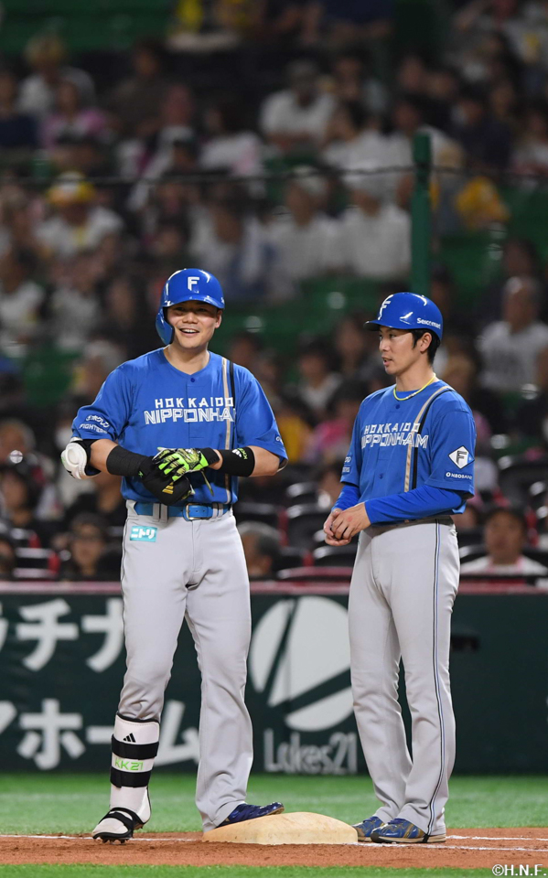 5回表、レフトへヒットを放つ清宮選手